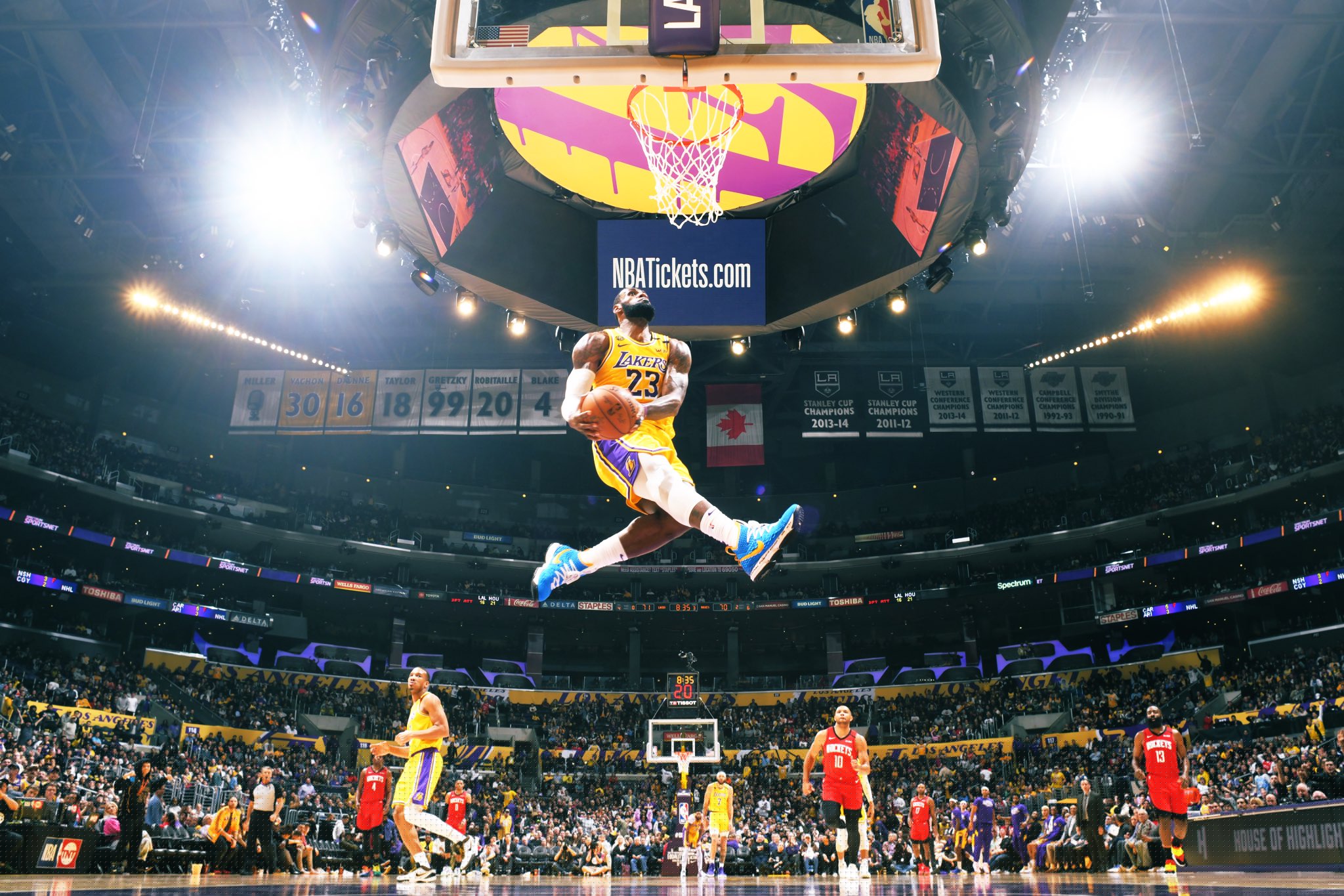 柏林联合主场能否继续坚挺？拜仁慕尼黑双线作战压力显现