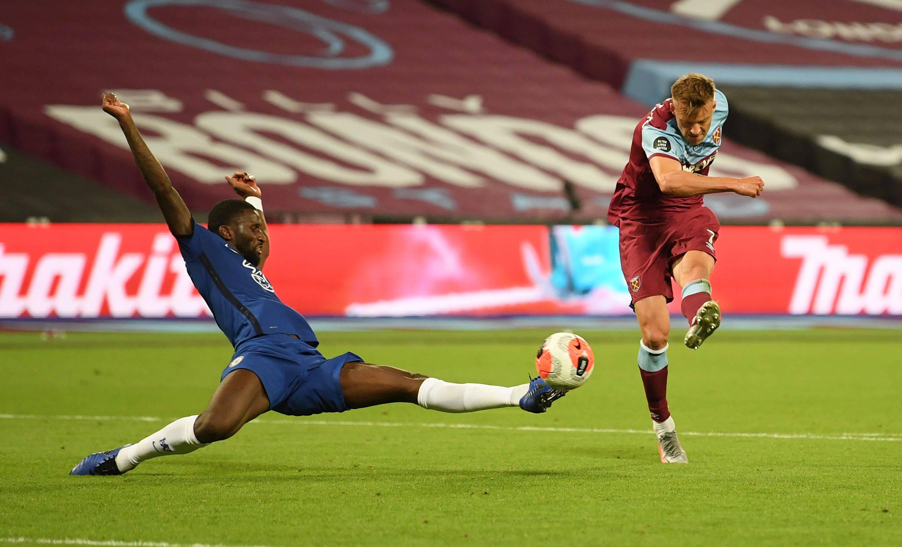 时隔27年重返世界杯正赛，苏格兰多地机场打出广告牌标语庆祝